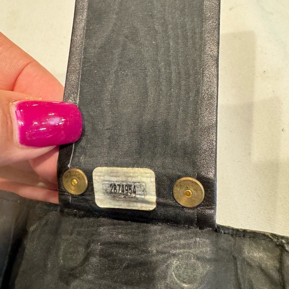 Authentic CHANEL caviar leather key case - Picture 6 of 12